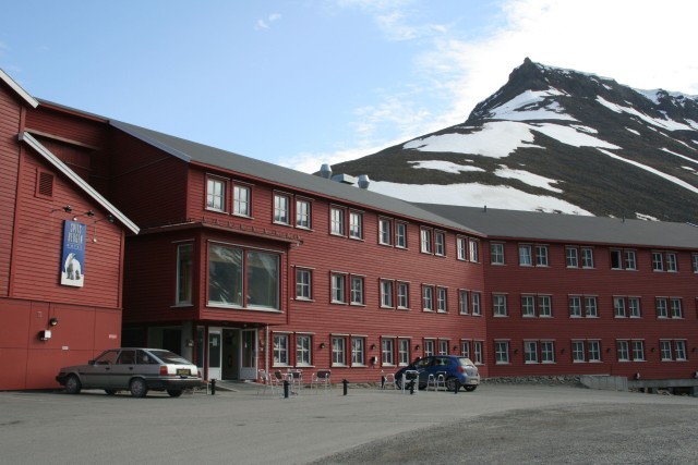 IMG 2267
Den frste natten bor vi p Spitsbergen Hotell, det som p folkemunne kalles 